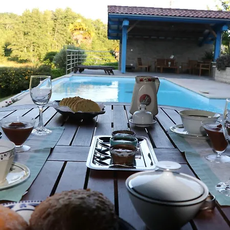 D'hotes Au Sargaillon Oda ve Kahvaltı Pouillon