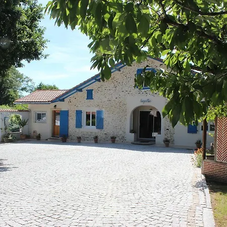D'hotes Au Sargaillon Oda ve Kahvaltı Pouillon