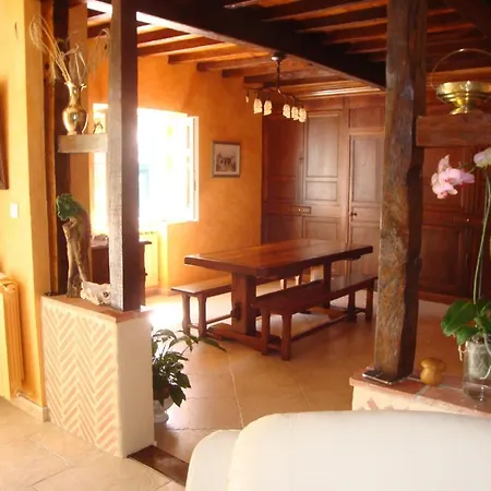D'hotes Au Sargaillon Bed & Breakfast