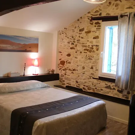 Oda ve Kahvaltı D'hotes Au Sargaillon Pouillon