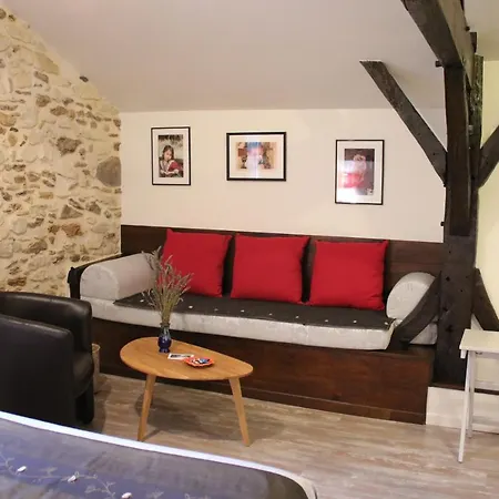 D'hotes Au Sargaillon לינה וארוחת בוקר 4*