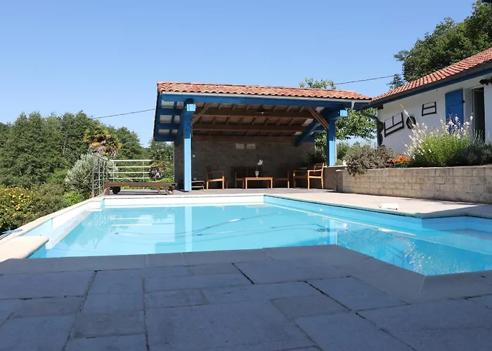 D'hotes Au Sargaillon فندق مبيت وإفطار 4*